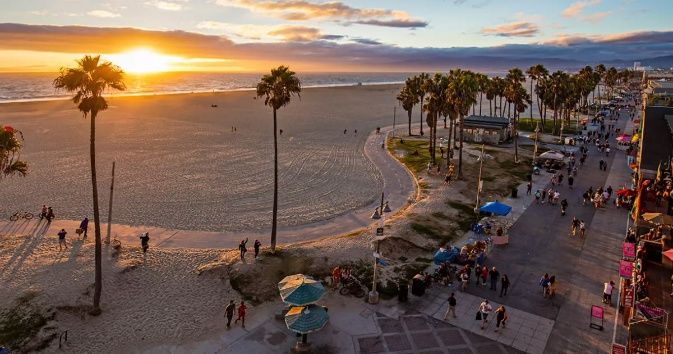 Venice Beach saat senja